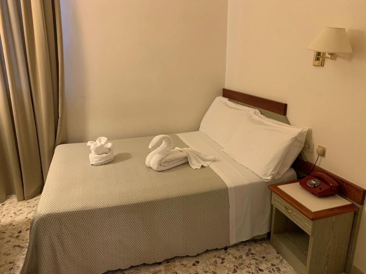 Hotel Villa Tiziana Marina di Pietrasanta Dış mekan fotoğraf