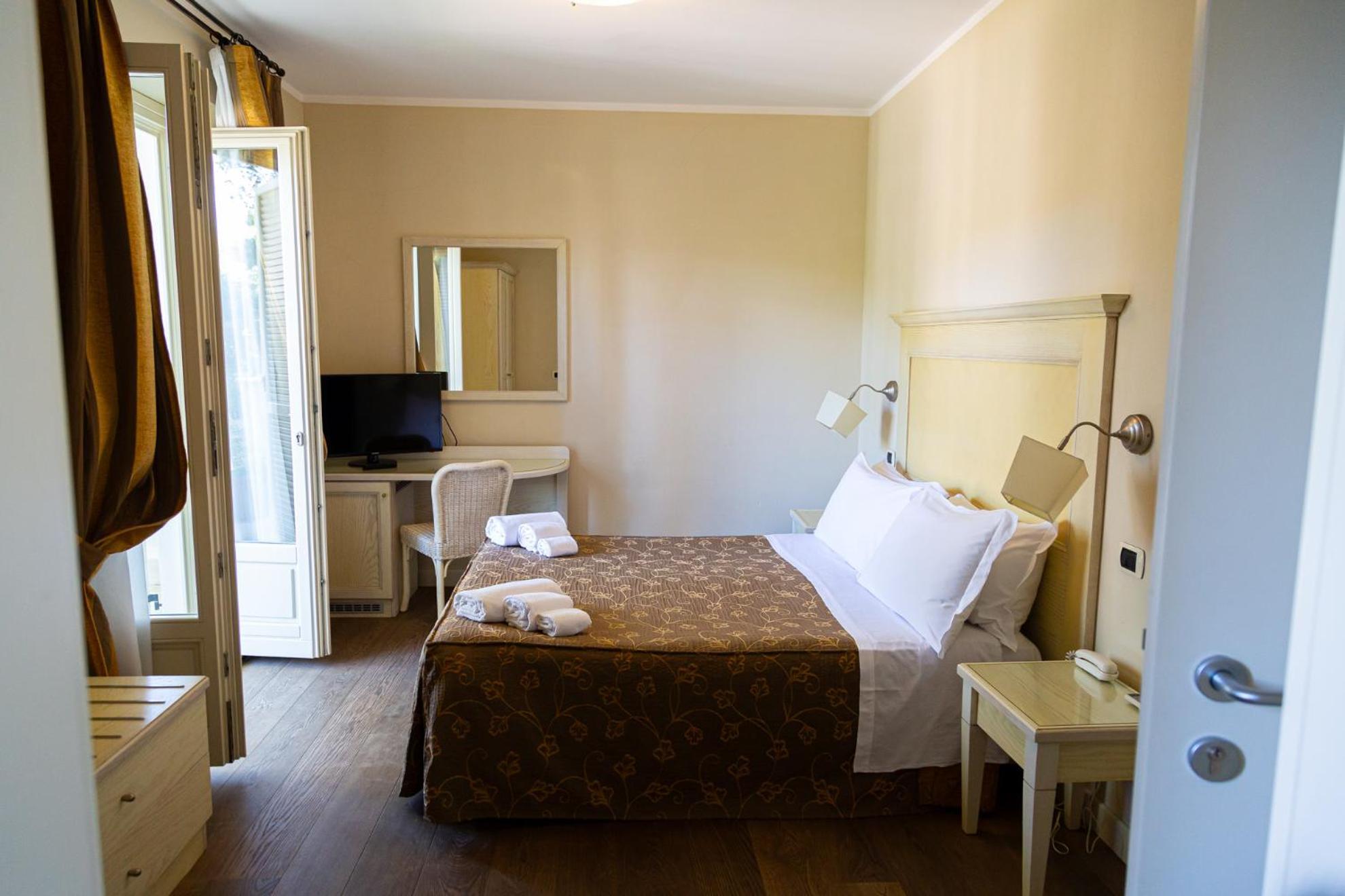 Hotel Villa Tiziana Marina di Pietrasanta Dış mekan fotoğraf