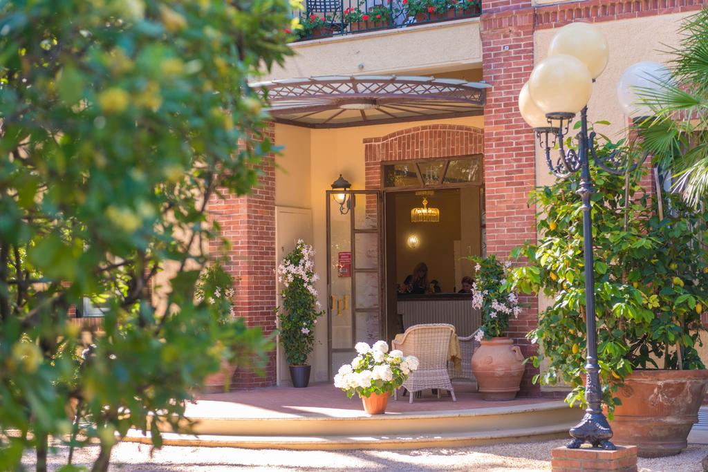 Hotel Villa Tiziana Marina di Pietrasanta Dış mekan fotoğraf